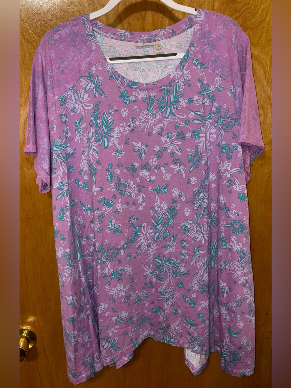 LOGO by Lori Goldstein ‘violet’ floral top with embroidered mesh sleeves Size 3X